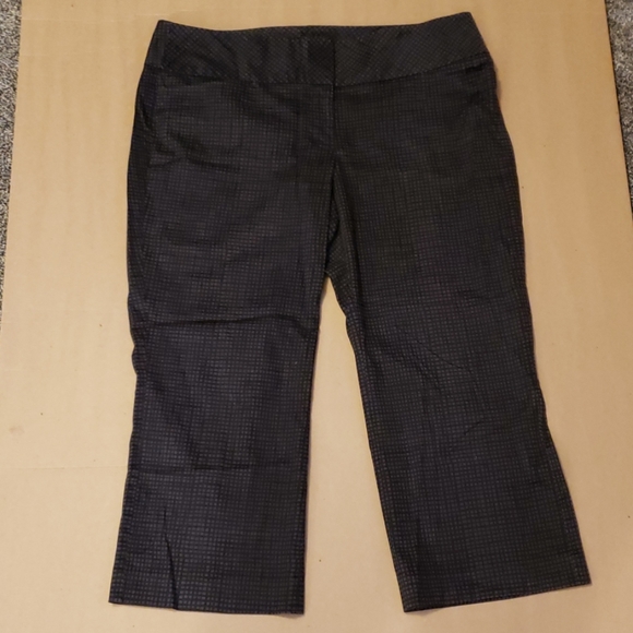 Express Design Studio Editor Black Check Capris 10 - Picture 1 of 8